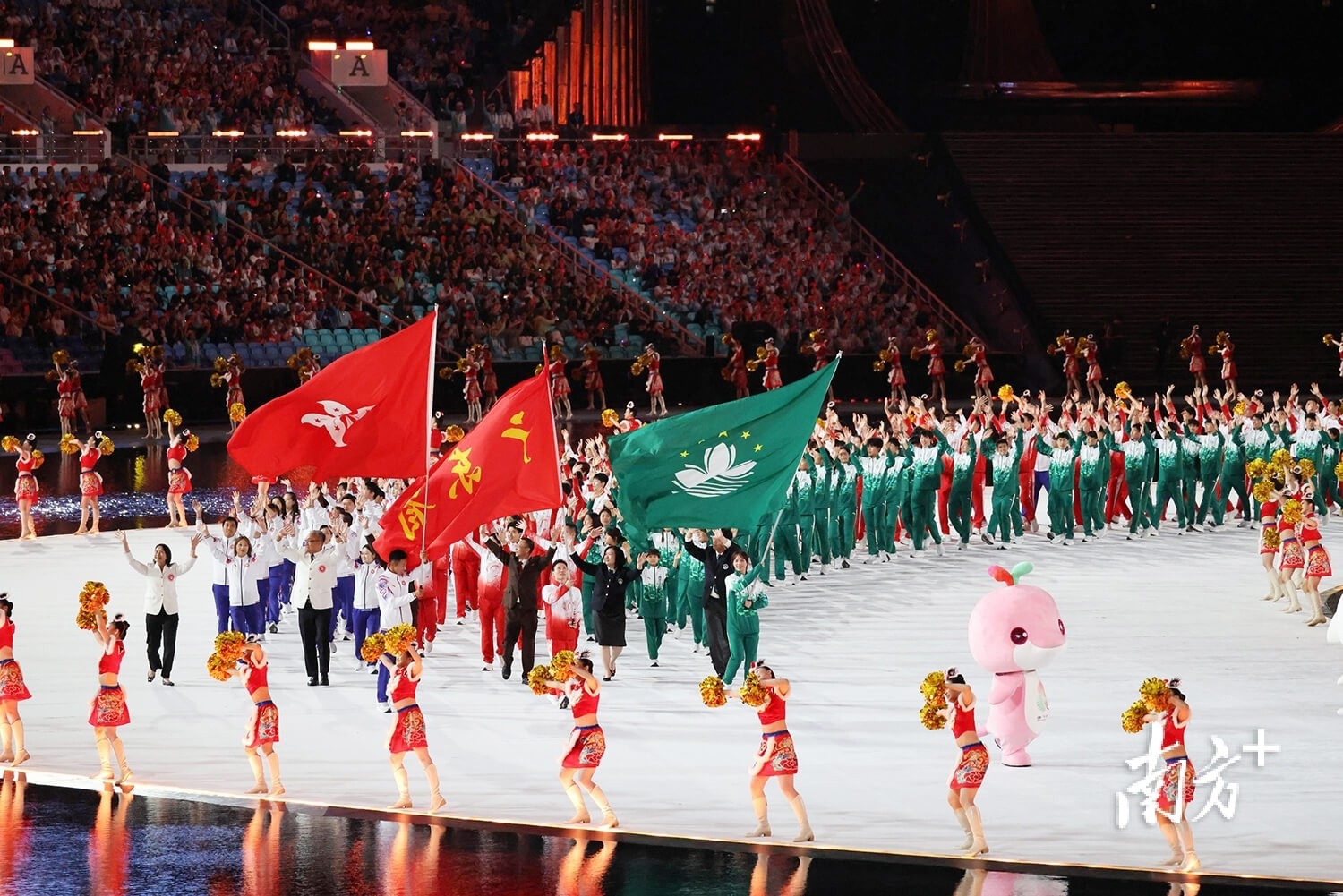 f＊＊k off还是you很关键，西媒：皇马将对贝林厄姆红牌提出申诉