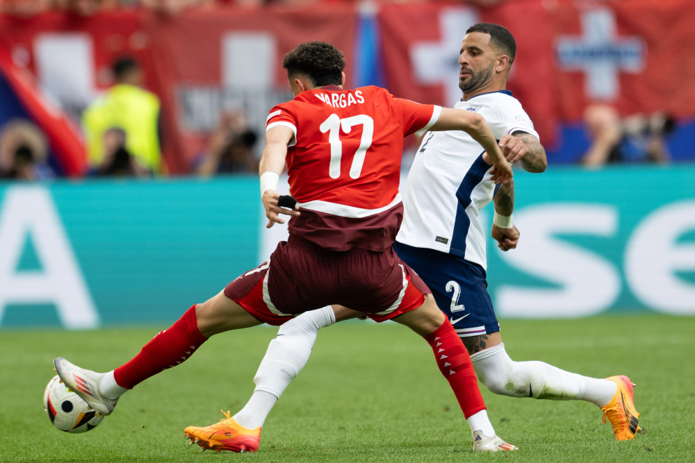 会裁定四名 会裁定四名